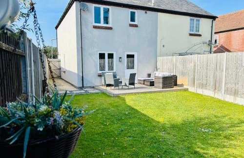 Wool House | Spacious 3 Bedroom House in Wool