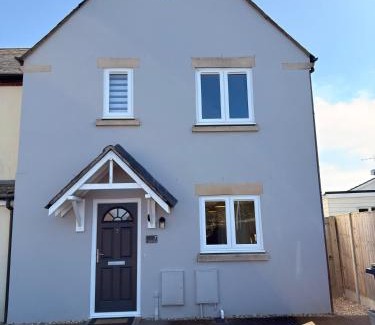 Wool House | Spacious 3 Bedroom House in Wool