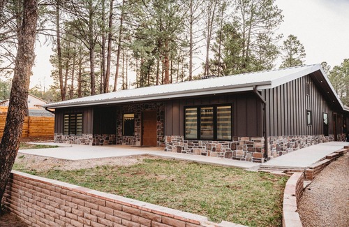 Ruidoso House | Spacious 3-bedroom house conveniently located in Ruidoso