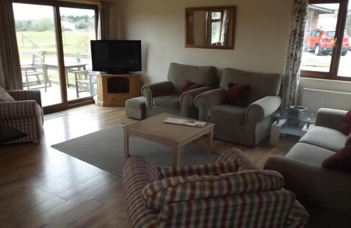 Offenham House | Spacious 3 bedroom lodge at Avonvale Holiday Lodge