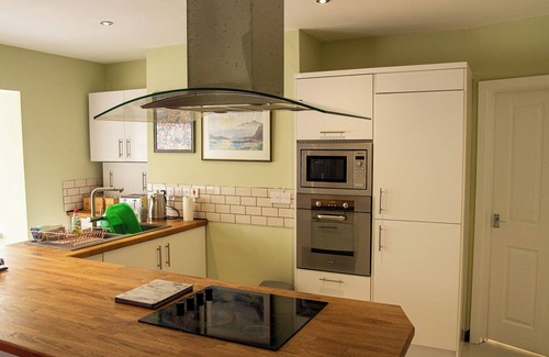 Silloth House | Spacious 3 bedroom townhouse by the coast, close to all amenities.