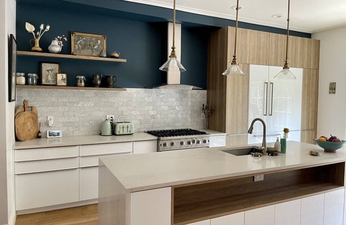 Greenpoint House | Spacious 3-bedroom townhouse with garden, WiFi, AC in prime Greenpoint Brooklyn.