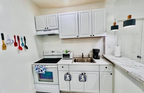 Spruce Hill Apartment | Spacious 3-bedroom apartment with AC, WiFi in marvelous Philadelphia