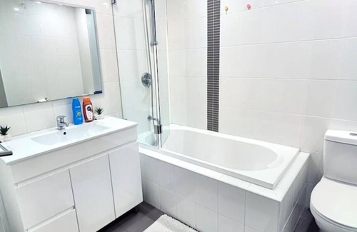 Ryde Apartment | Spacious 3 bedrooms apartment in Ryde-New