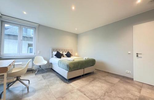 Limpertsberg Apartment | Spacious 3 bedrooms w parking in Limpertsberg