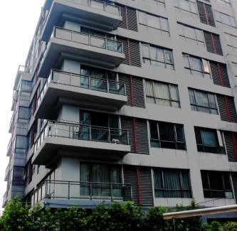 Barangay 76 Apartment | Spacious 3 Bedrooms with wifi access and pool near SM MOA Arena