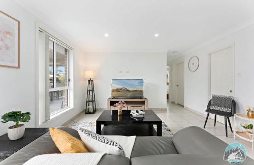 Fairfield East House | Spacious 3 Beds House with Parking in Fairfield