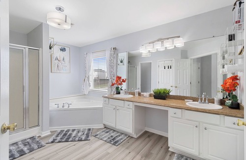 Union City House | Spacious 3 level house, 7bedrooms 4 baths in Union City