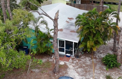 Bonita Shores Cottage | Spacious 3 Rooms 1.5 Mi 2 Beach On Gulf Access River W/Dock Close 2 Everything