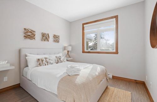 Mont-Tremblant House | Spacious 3-Story Golfside Townhouse with Pool Access Aiglon 1614