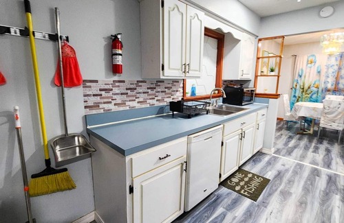 Buechel House | Spacious 3BD Luxury Stay