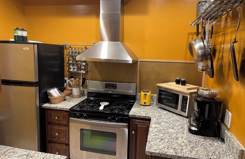 Pennsport House | Spacious 3BDRM Home In Pennsport Philadelphia with 3rd floor Deck