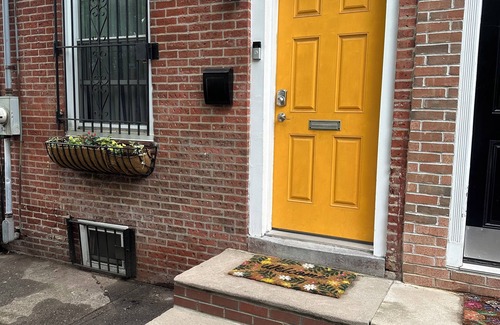 Pennsport House | Spacious 3BDRM Home In Pennsport Philadelphia with 3rd floor Deck