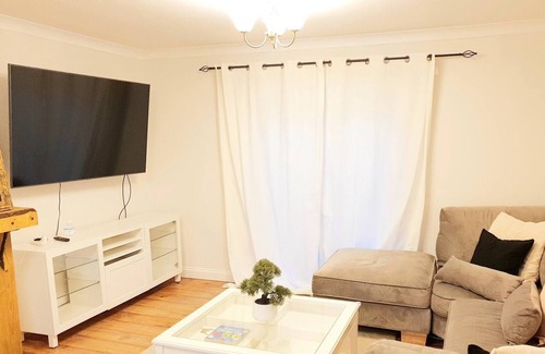 South Ockendon House | Spacious 3bed Property With Parking & Large Garden