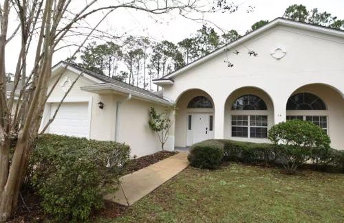 Indian Trails House | Spacious 3BR 2BA Furnished Home in Palm Coast Perfect for Mid-Term Stay