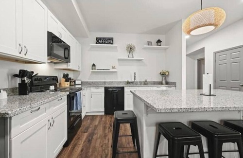 Buffalo Springs House | Spacious 3BR/2BA Lakeside Escape