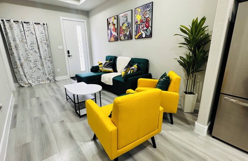 Southeast Houston House | Spacious 3BR, 3 full-bath house central of Houston’s major attractions