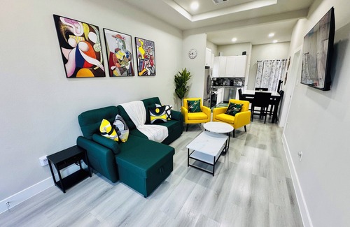 Southeast Houston House | Spacious 3BR, 3 full-bath house central of Houston’s major attractions