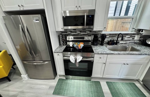 Southeast Houston House | Spacious 3BR, 3 full-bath house central of Houston’s major attractions