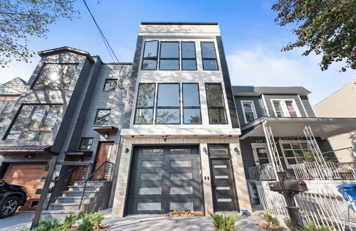 The Heights Apartment | Spacious 3BR apartment with AC, WiFi in pleasant Jersey City Heights