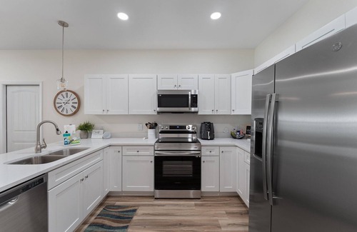 Ono Island House | Spacious 3BR Fenced Yard Pet Friendly Johnson Beach NAS