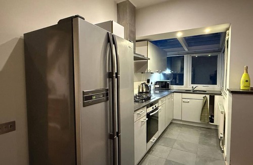 Hillside Condo | Spacious 3BR Home in Heart of Wimbledon