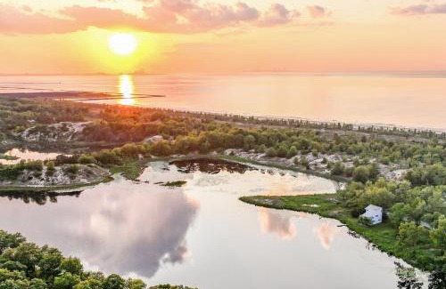 Miller Beach House | Spacious 3BR Home Firepit Grill