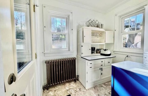Mount Lebanon House | Spacious 3BR Home w/Movie Theater!nn