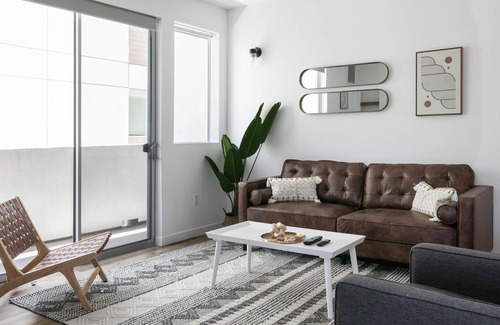 Valley Village House | Spacious 3BR House in LA w/ Garage + Outdoor Area