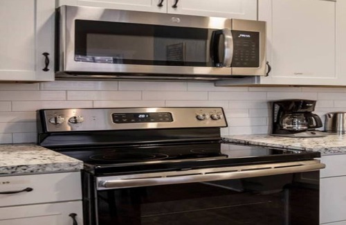 Downtown Louisville House | Spacious 3BR House w/Backyard in NULU CozySuites