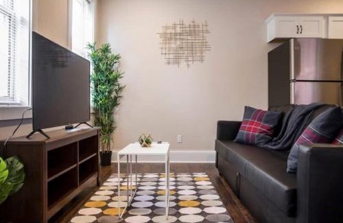 Phoenix Hill House | Spacious 3BR House with Backyard in NULU CozySuites