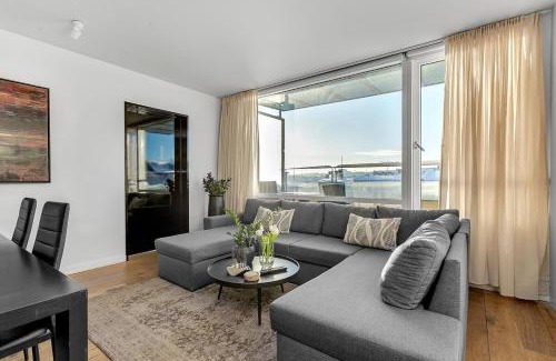 Downtown Apartment | Spacious 3BR Location free park