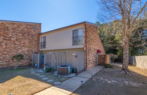 Perdido Bay Villas Apartment | Spacious 3BR Pensacola Townhouse