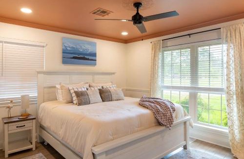 Garden Oaks House | Spacious 3BR Retreat - Pool Table Gazebo Yard