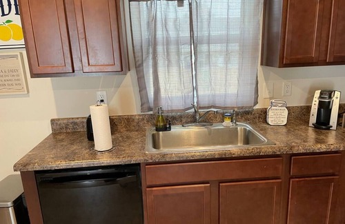 Parker House | Spacious 3BR Townhome with Modern Amenities