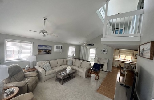 Beach Haven Terrace House | Spacious 4/5 Bedroom Home with Beautiful Bay Views