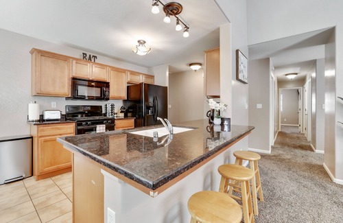 Visalia House | Spacious 4 BD 2 BA Home Near Sequoia National Park