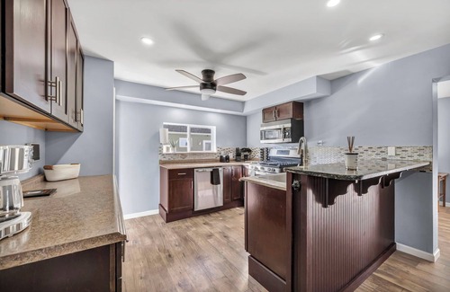 Old Brooklyn House | Spacious 4-bdrm house in Cleveland with Pool table, King Bed, and chefs kitchen