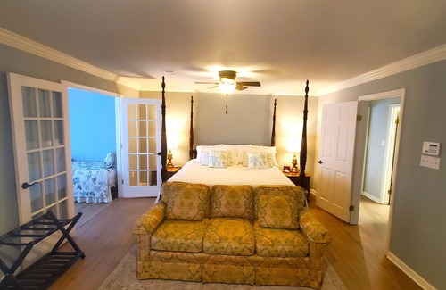 Jones Mills House | Spacious 4-bed, 3-bath home located on Lake Catherine with pool and boat dock