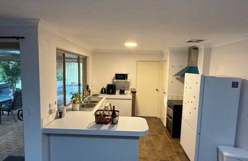 North Lake House | Spacious 4-Bed Family Retreat