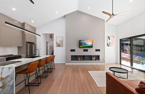 Wentworth Falls House | Spacious 4-Bed House in Scenic Wentworth Falls