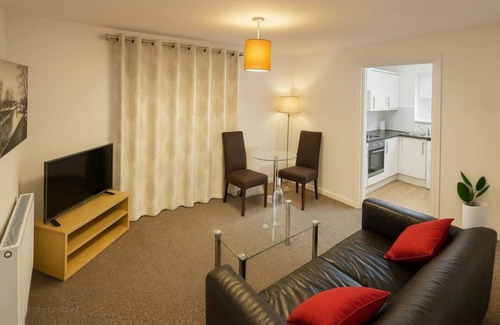Bow Apartment | Spacious 4-Bed Home With Secured Parking Near ABBA Arena, Westfield, DLR, Zone 2