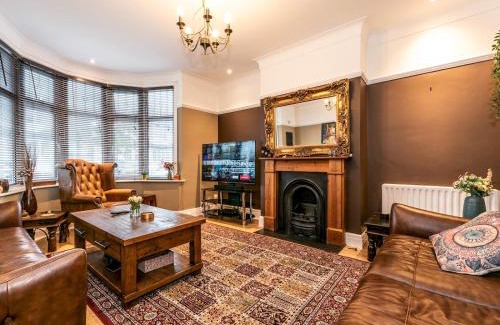 New Eltham House | Spacious 4-Bed House Direct Link to Central London Pass the Keys