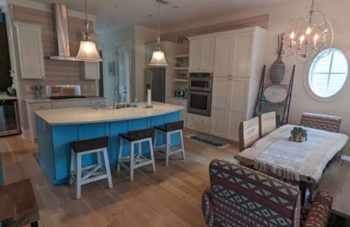 Lakeside at Blue Mountain Beach House | Spacious 4 bedroom home 0.7 miles to the beach!