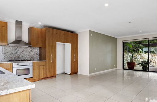 Aldinga Beach House | Spacious 4-Bedroom Home with Beachside Charm