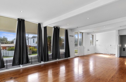 Aldinga Beach House | Spacious 4-Bedroom Home with Beachside Charm