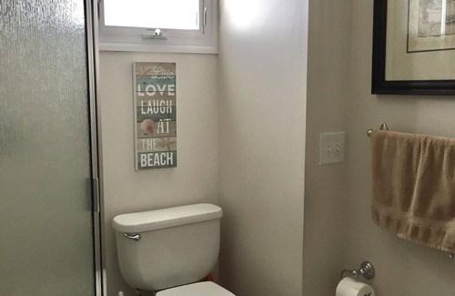 Bradley Beach House | spacious 4 bedroom beach house large shaded porch 3 blocks to beach restaurants