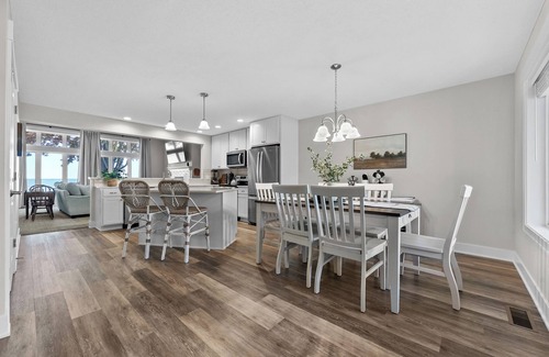 Houghton Lake House | Spacious 4-bedroom lakefront house with WiFi, AC in tranquil Houghton Lake