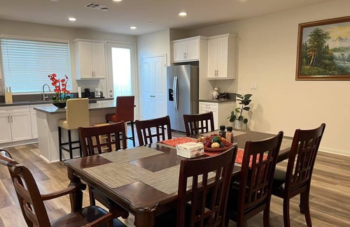 Rubidoux House | Spacious 4-bedroom house with WiFi, AC in peaceful neighborhood, Free Parking