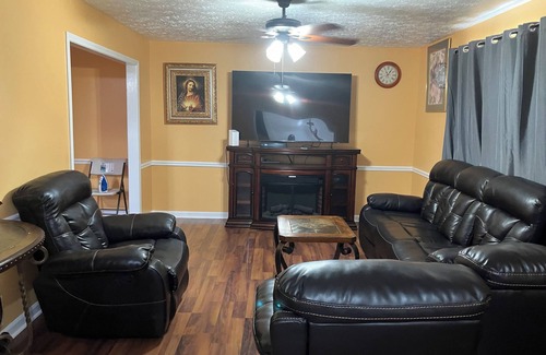 Lawrenceville House | Spacious 4-bedroom building in brilliant Lawrenceville with AC, WiFi